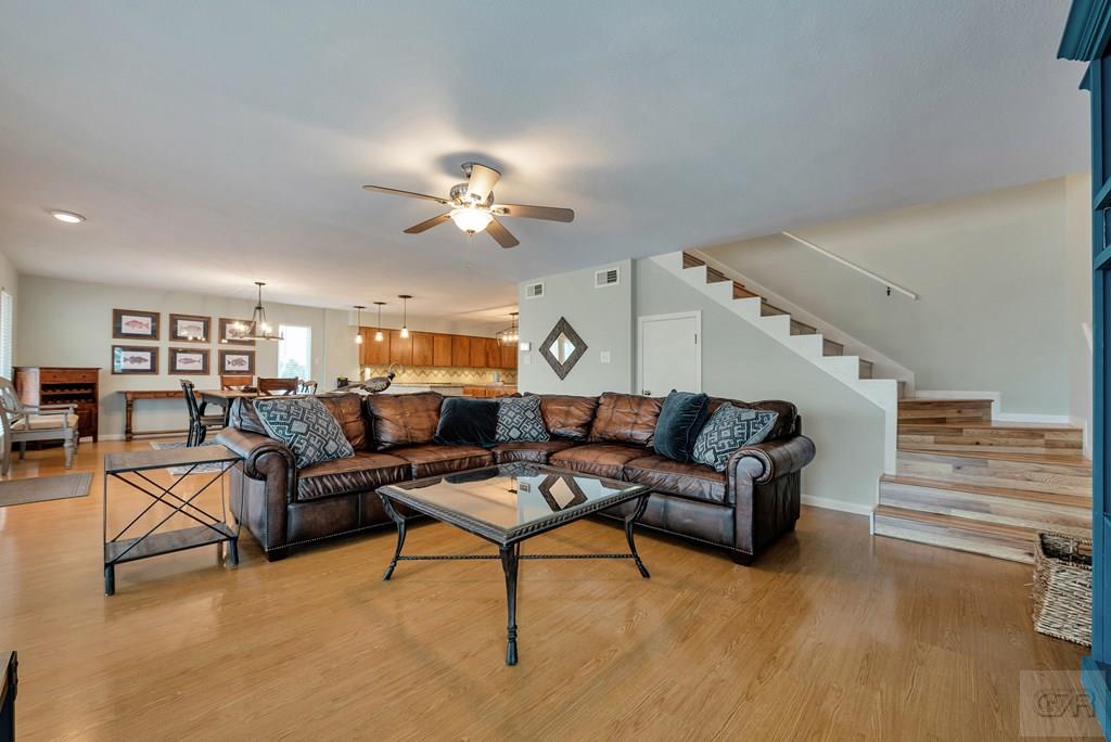 1327 Tiki Drive, Tiki Island, California image 9