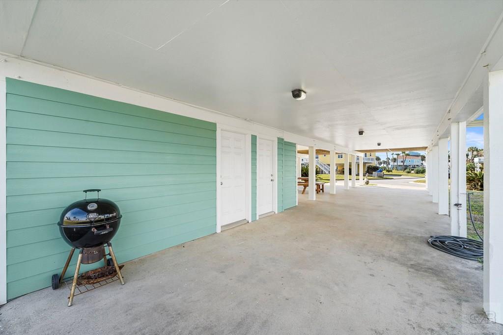16906 N Beachcomber Drive, Jamaica Beach, Texas image 11