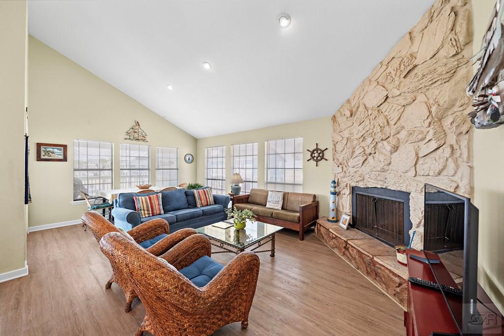 16906 N Beachcomber Drive, Jamaica Beach, Texas image 12