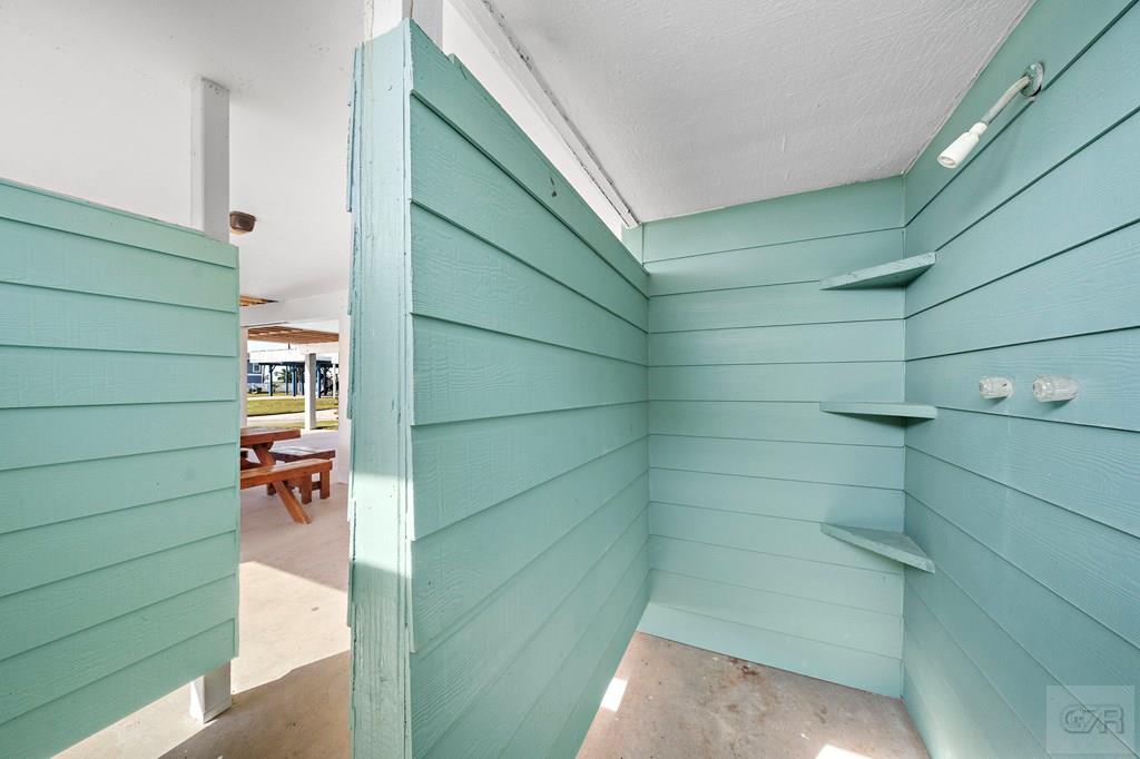 16906 N Beachcomber Drive, Jamaica Beach, Texas image 10