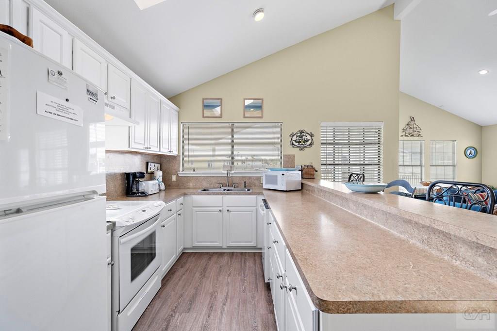 16906 N Beachcomber Drive, Jamaica Beach, Texas image 17