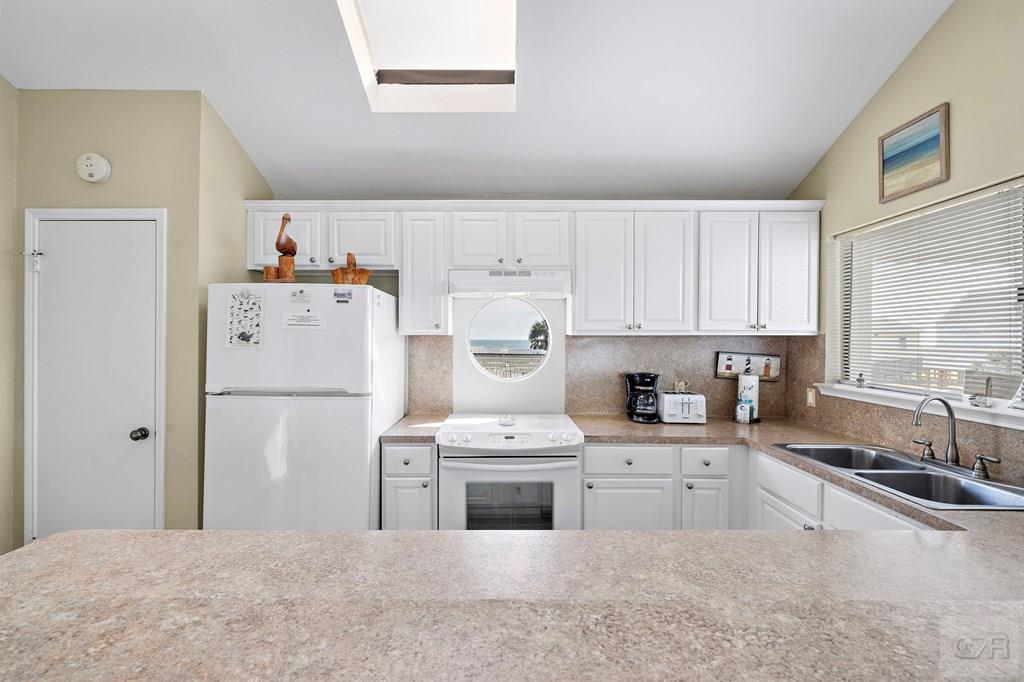 16906 N Beachcomber Drive, Jamaica Beach, Texas image 16