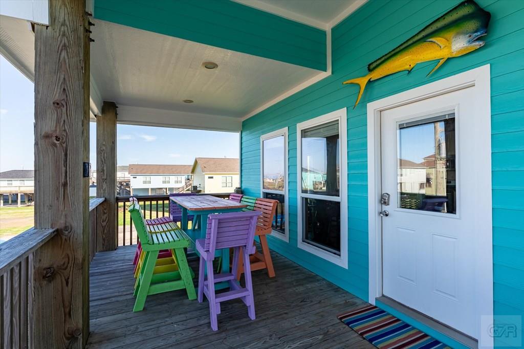 984 S Stingaree Drive, Crystal Beach, Texas image 7