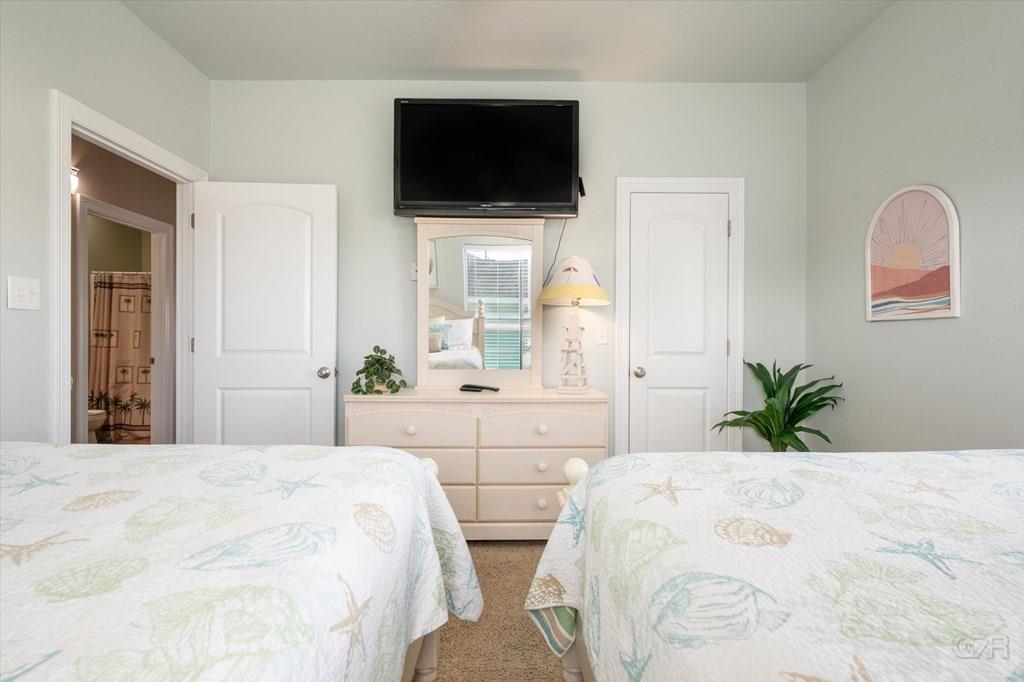 984 S Stingaree Drive, Crystal Beach, Texas image 19