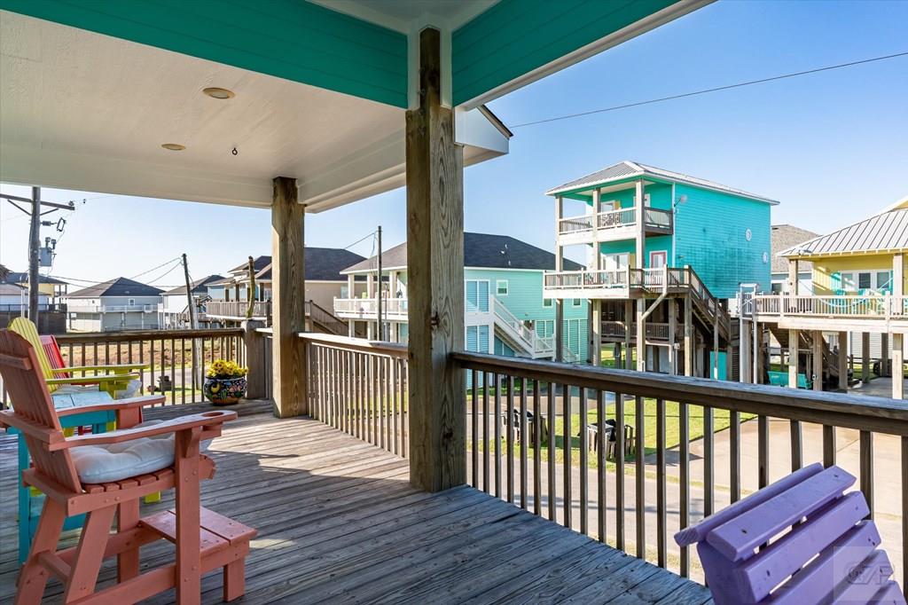 984 S Stingaree Drive, Crystal Beach, Texas image 5