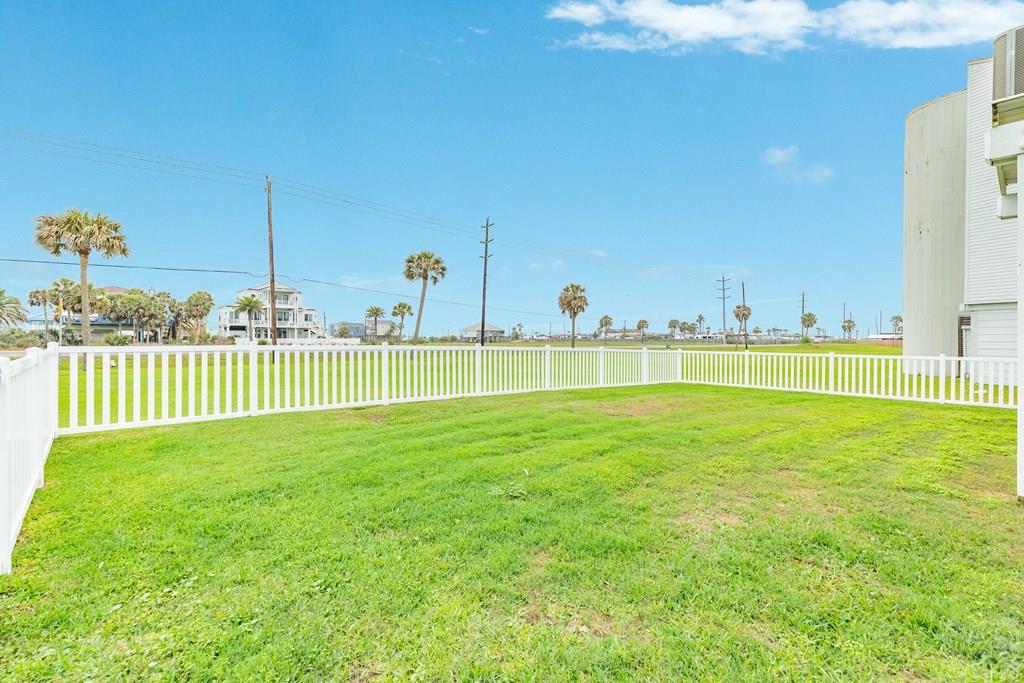 18302 E De Vaca Lane, Galveston, Texas image 12