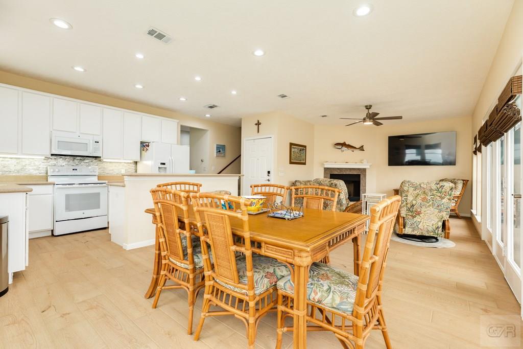 18302 E De Vaca Lane, Galveston, Texas image 26