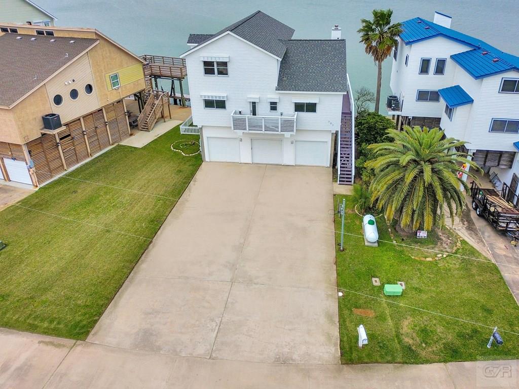 301 E Isles End Road, Tiki Island, Texas image 2