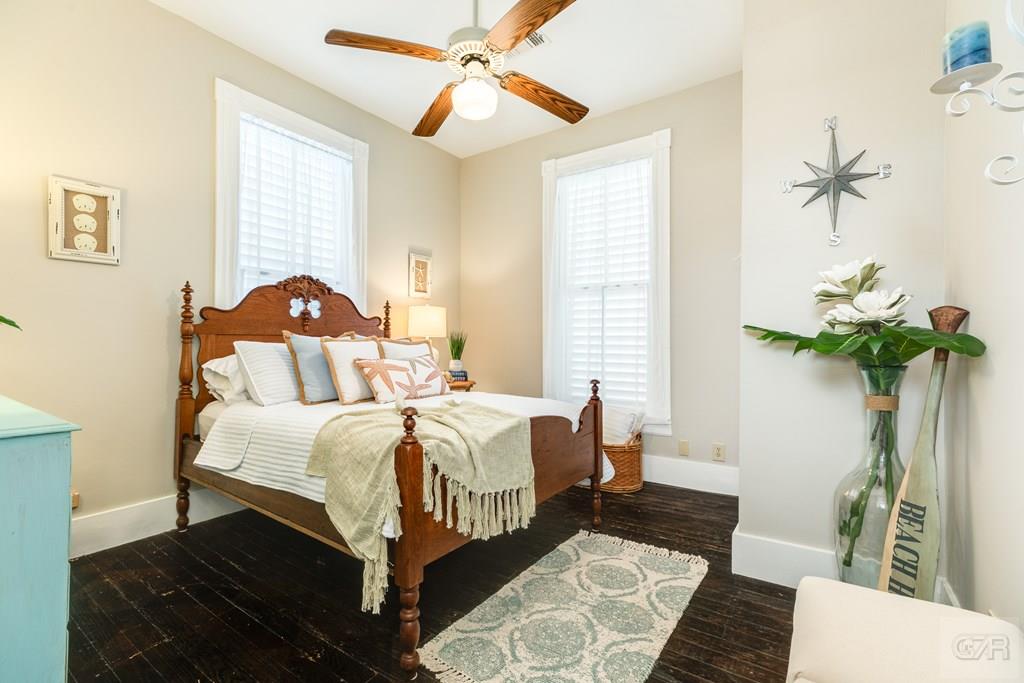 1624 Ave N 1/2, Galveston, Texas image 29