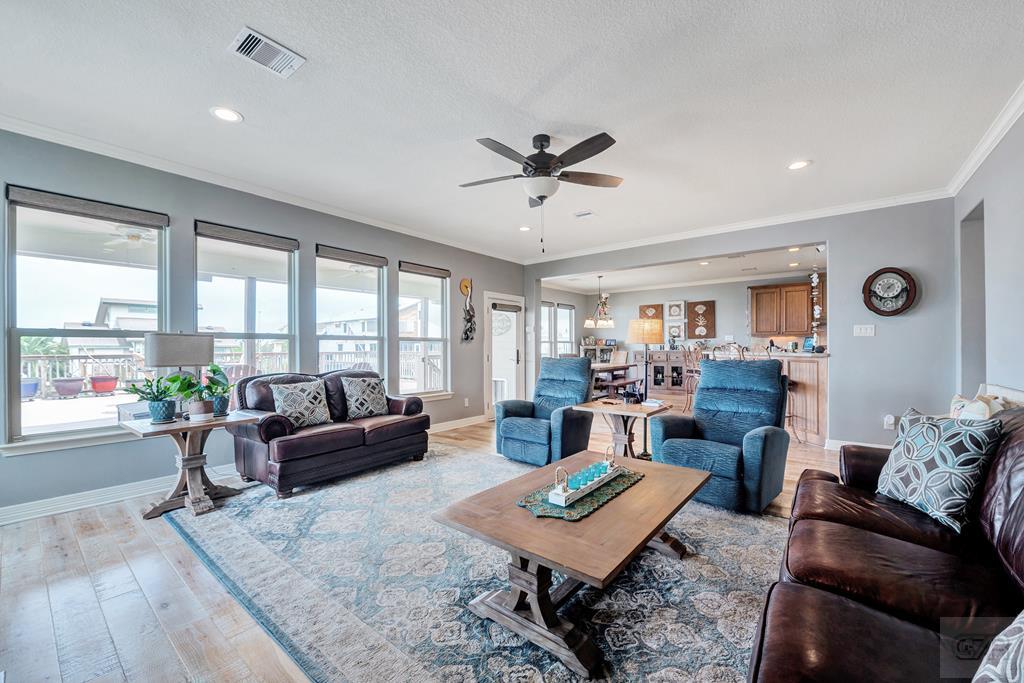 1522 Windsong Way, Tiki Island, Texas image 11