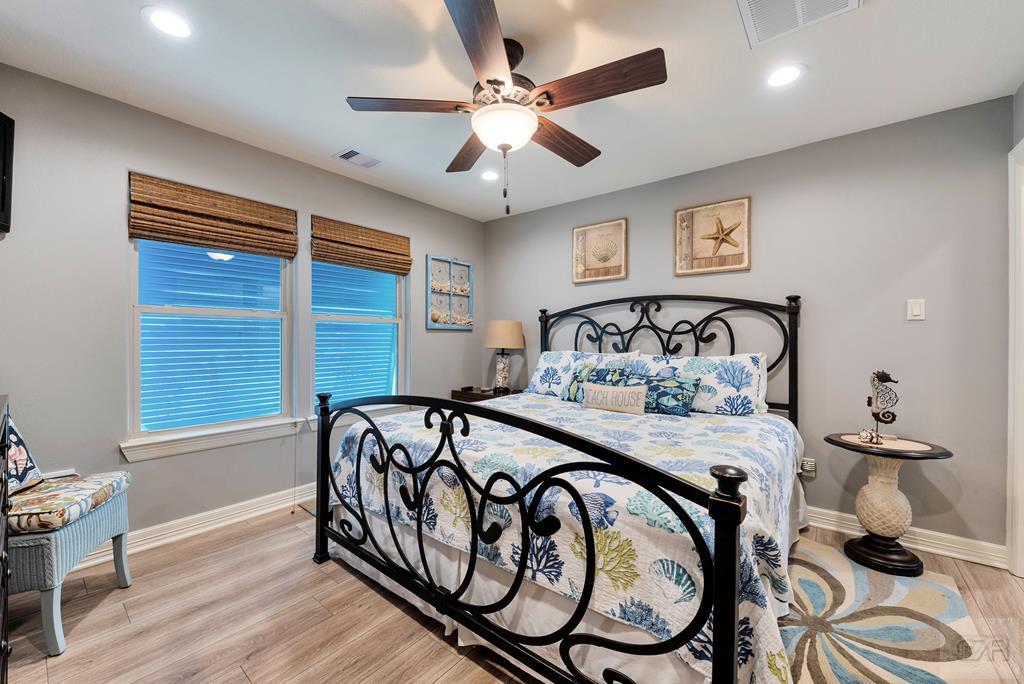 1522 Windsong Way, Tiki Island, Texas image 27
