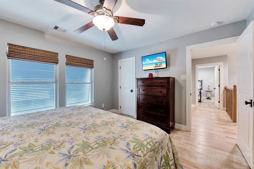 1522 Windsong Way, Tiki Island, Texas image 24