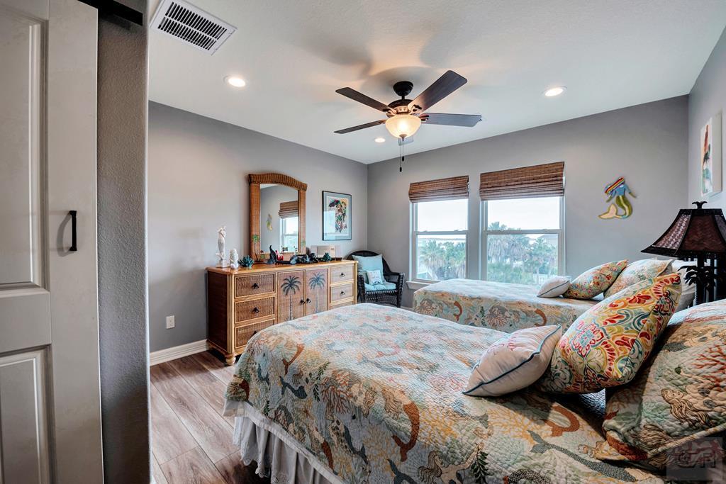 1522 Windsong Way, Tiki Island, Texas image 31