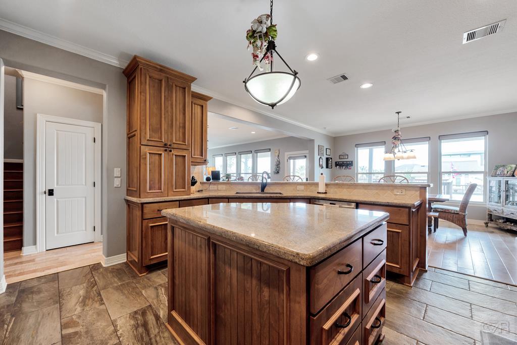 1522 Windsong Way, Tiki Island, Texas image 16