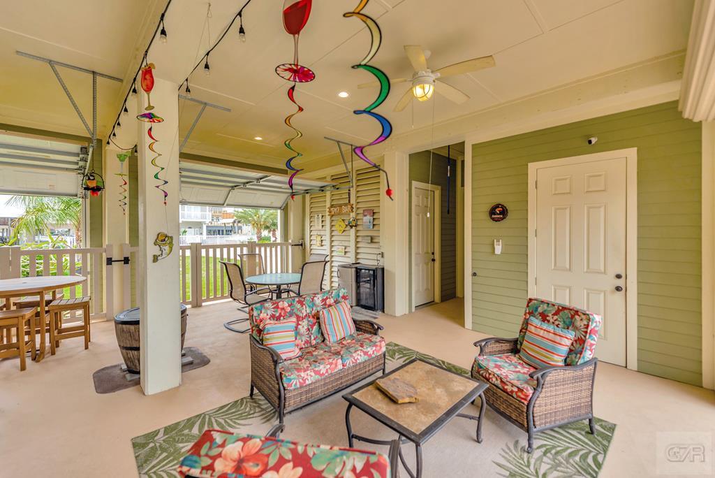 1522 Windsong Way, Tiki Island, Texas image 40