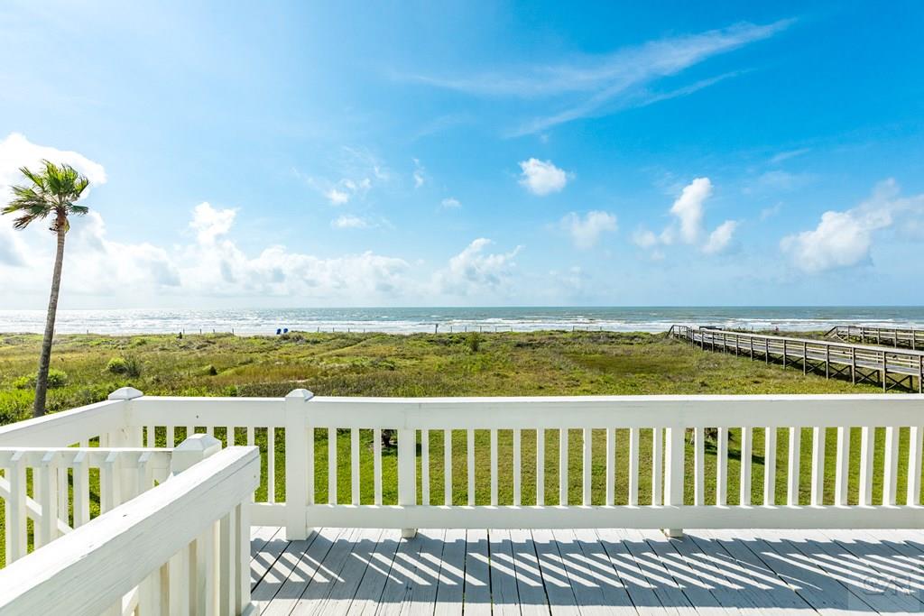 2418 Blue Water Hwy, SURFSIDE, Texas image 5