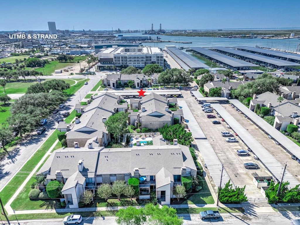 7046 N Holiday Drive, Galveston, Texas image 5