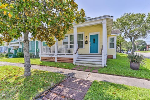Homes For Sale - 3927 Bernardo De Galvez<br/> Galveston, TX 77550