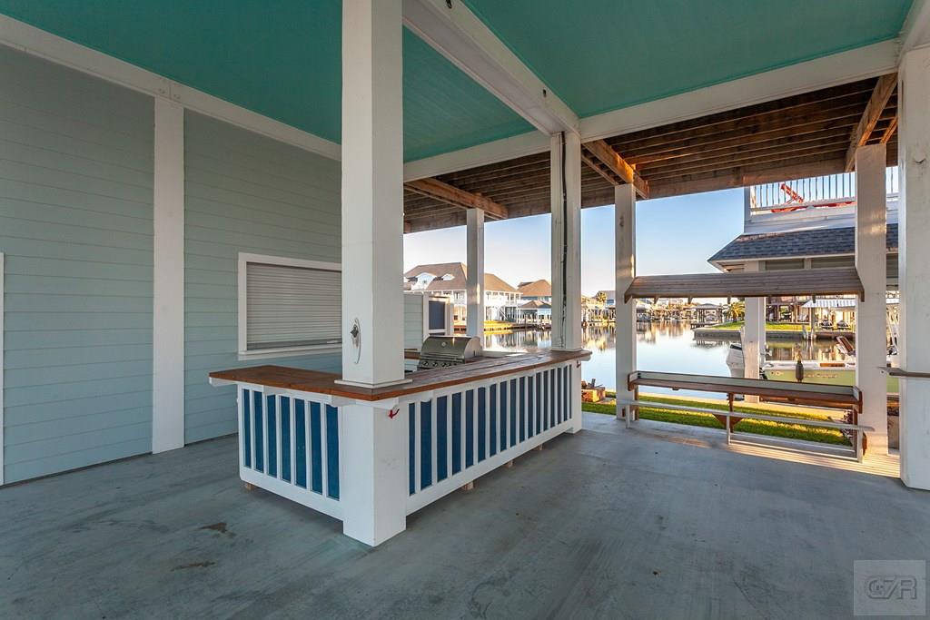 1295 Lagoon Drive, Crystal Beach, Texas image 12