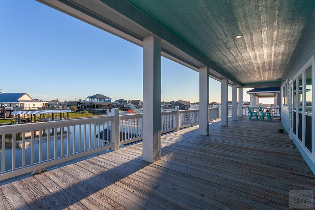 1295 Lagoon Drive, Crystal Beach, Texas image 1