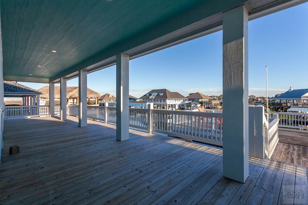 1295 Lagoon Drive, Crystal Beach, Texas image 3