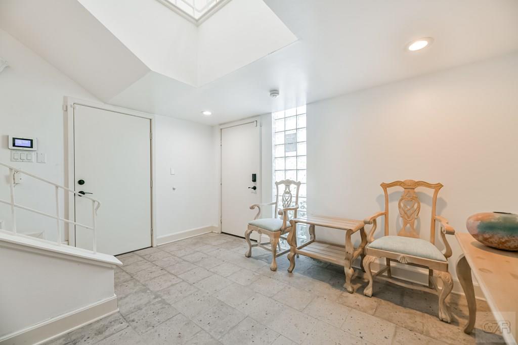 18519 E De Vaca Lane, Galveston, Texas image 4