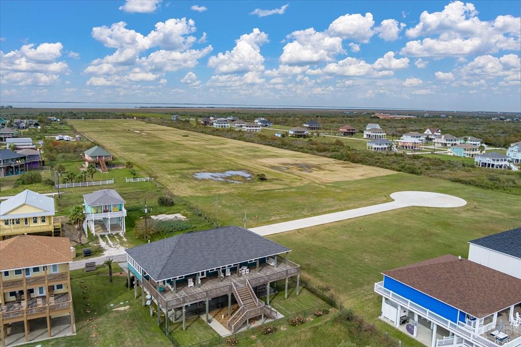 172 Ocean View Drive, Crystal Beach, Texas image 6