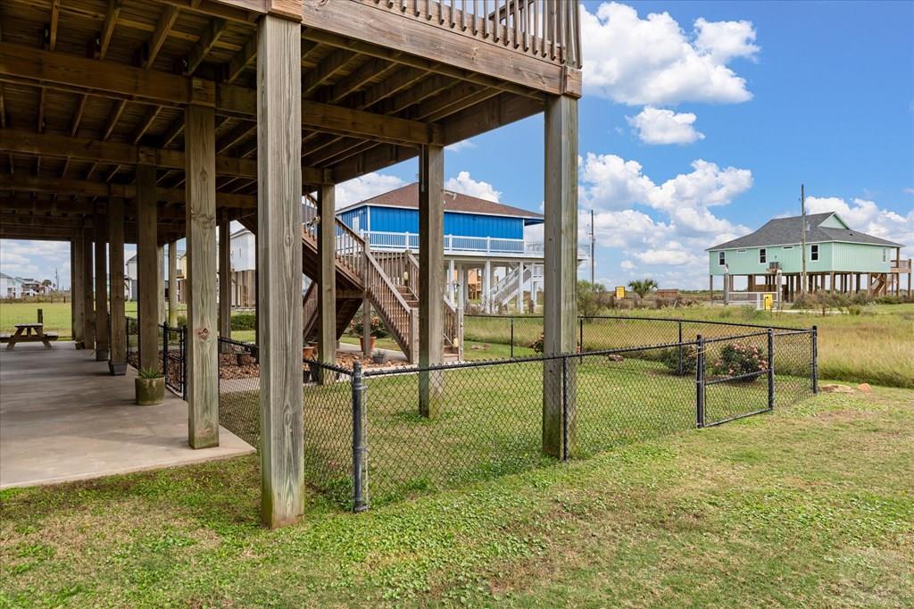 172 Ocean View Drive, Crystal Beach, Texas image 13