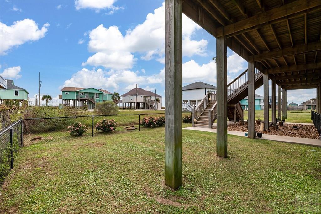 172 Ocean View Drive, Crystal Beach, Texas image 12