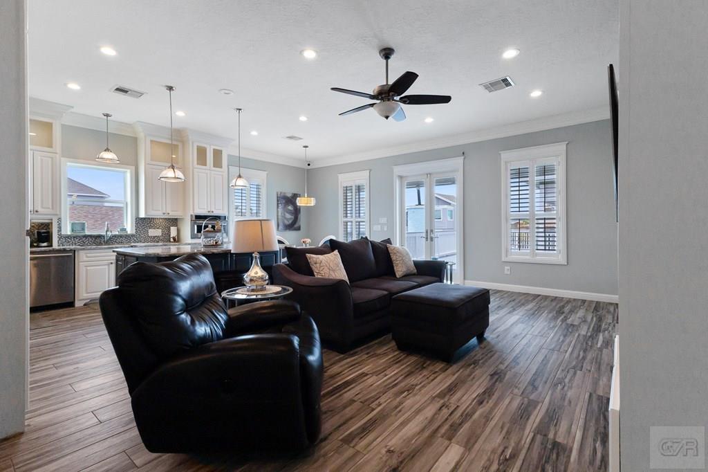 16530 Tampico Way, Jamaica Beach, Texas image 5
