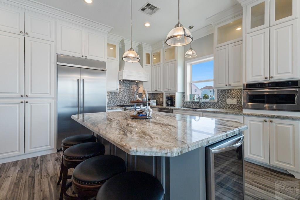 16530 Tampico Way, Jamaica Beach, Texas image 6