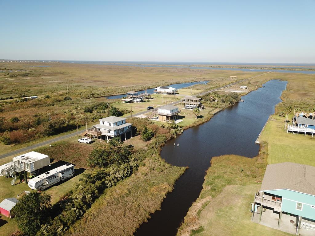 1108 N Tuna Drive, Crystal Beach, Texas image 6