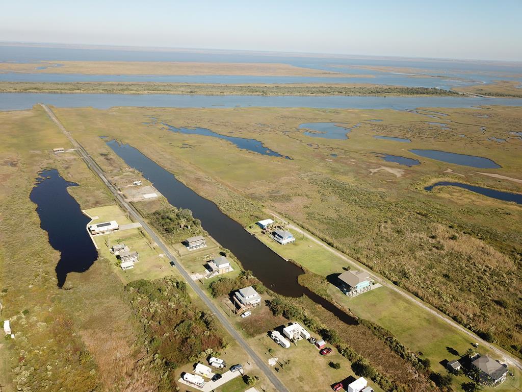 1108 N Tuna Drive, Crystal Beach, Texas image 13