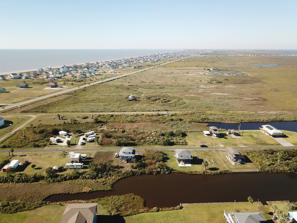 1108 N Tuna Drive, Crystal Beach, Texas image 8