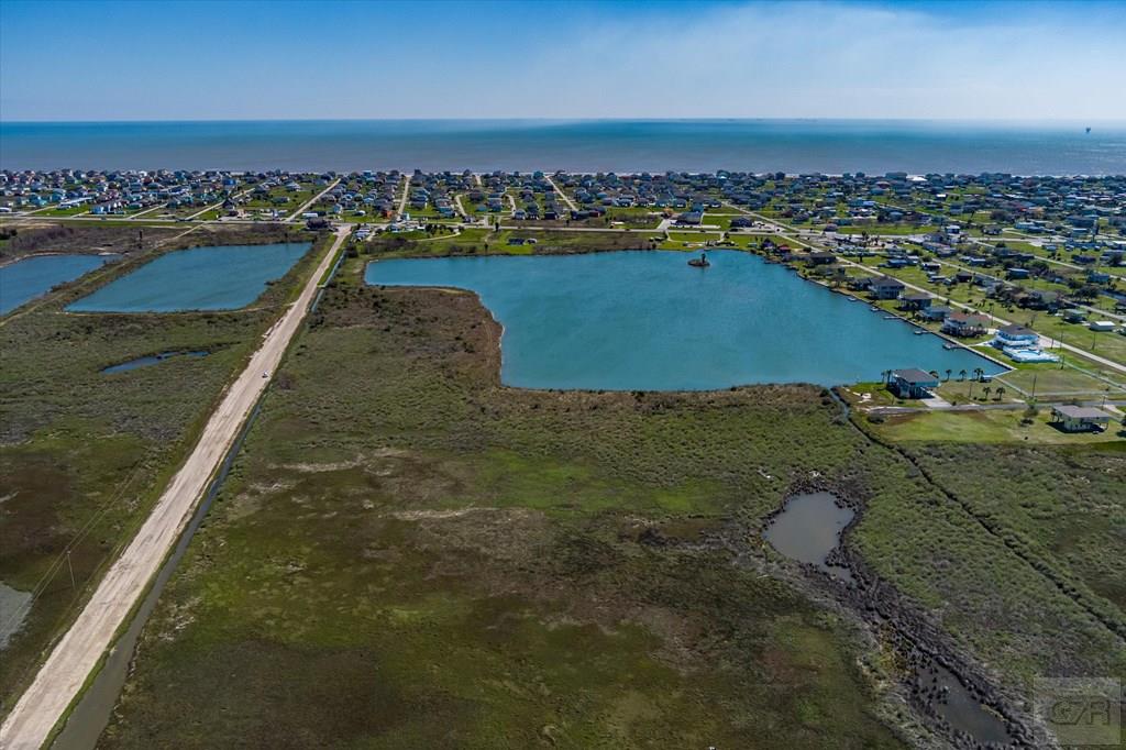 1105 Bobs Lane, Crystal Beach, Texas image 7