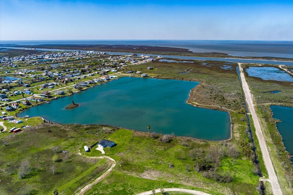 1105 Bobs Lane, Crystal Beach, Texas image 12