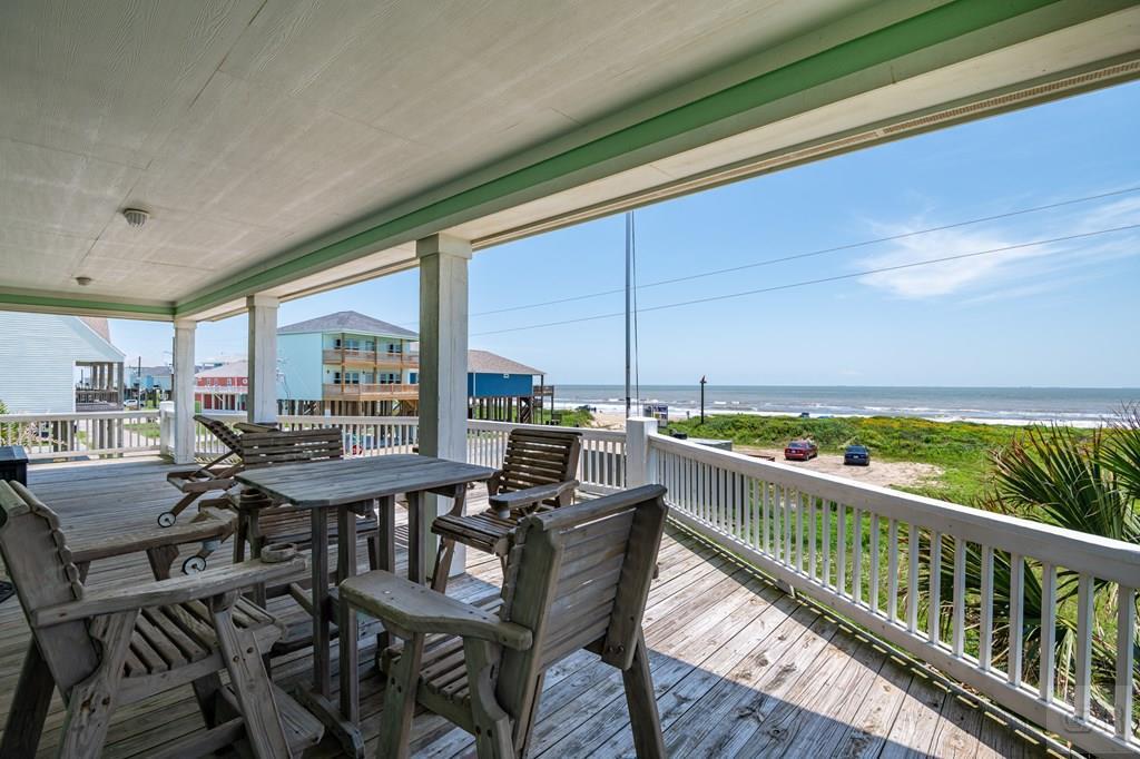 1799 Redfish Ln, Crystal Beach, Texas image 2