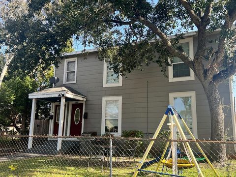 Multifamily For Sale - 1124 47th Street<br/> Galveston, TX 77551