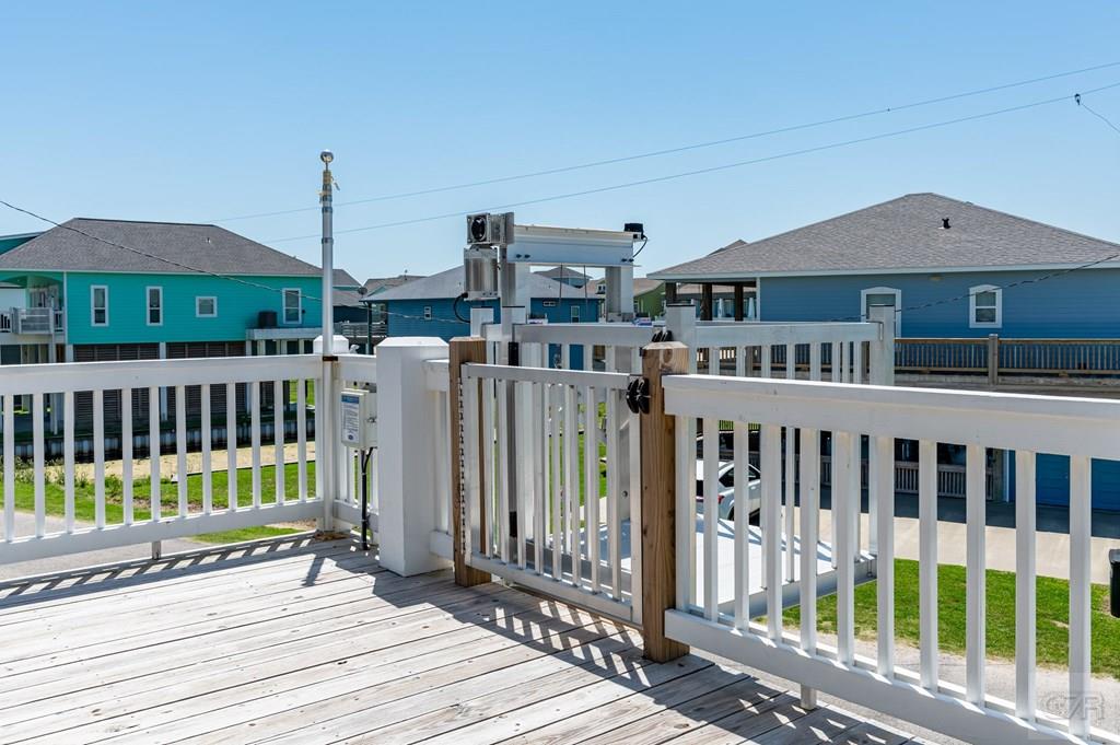 922 Seadrift Drive, Crystal Beach, Texas image 8