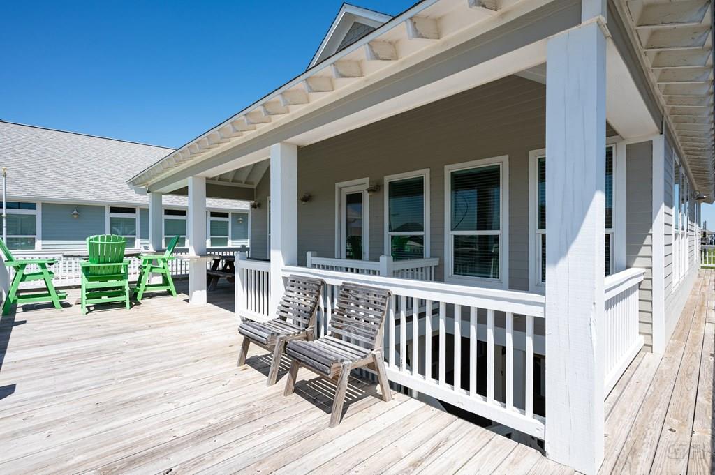 922 Seadrift Drive, Crystal Beach, Texas image 5