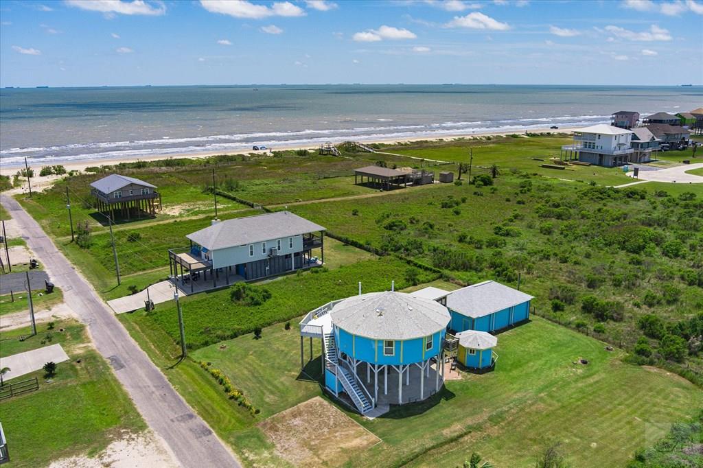 865 Main Street, Crystal Beach, Texas image 4