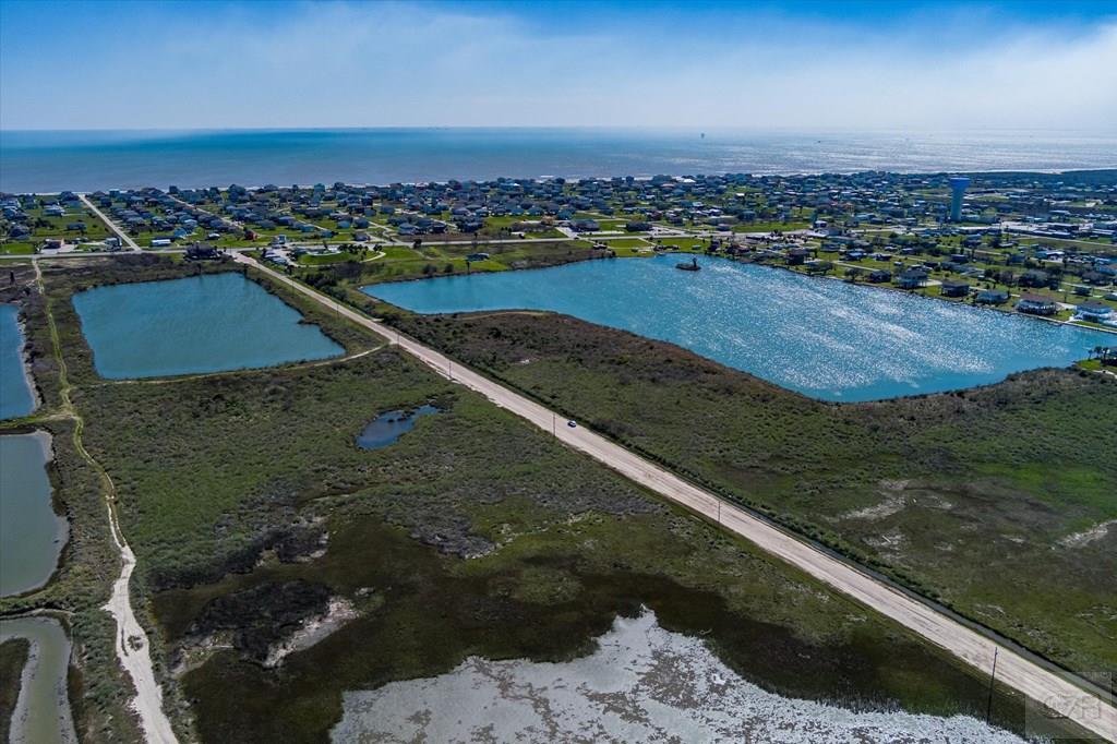 1100 Bobs Lane, Crystal Beach, Texas image 7