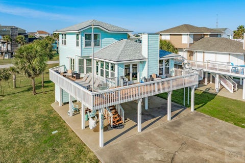 Homes For Sale - 4125 Fiddler Crab Lane<br/> Galveston, TX 77554