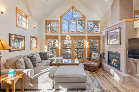 Photo of 100 Aspen Ridge Drive #31B, Mountain Village, CO 81435 (MLS # 43098)