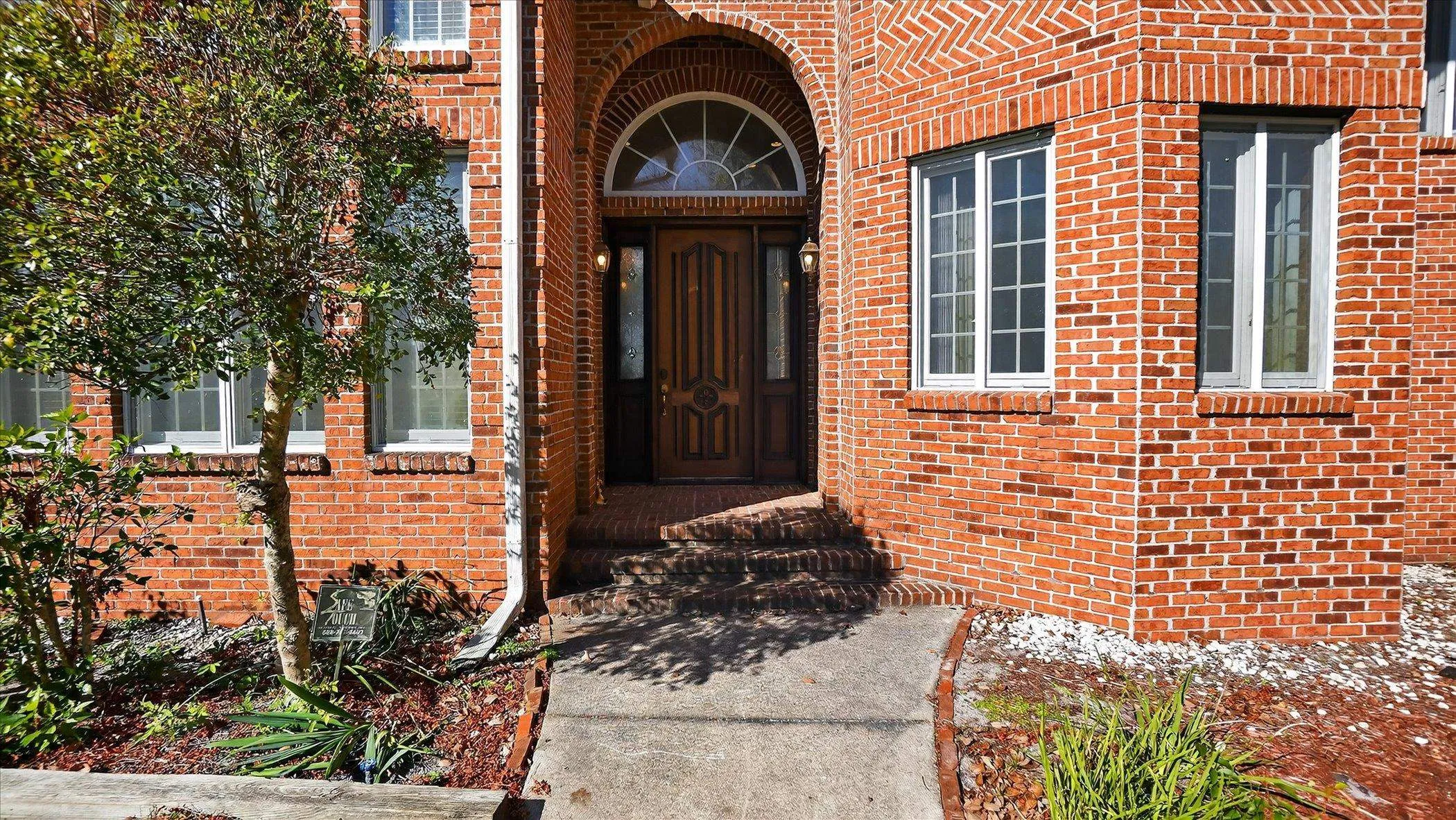 East Palatka, Florida, 32131, United States, 5 Bedrooms Bedrooms, ,4 BathroomsBathrooms,Residential,Active,2006535