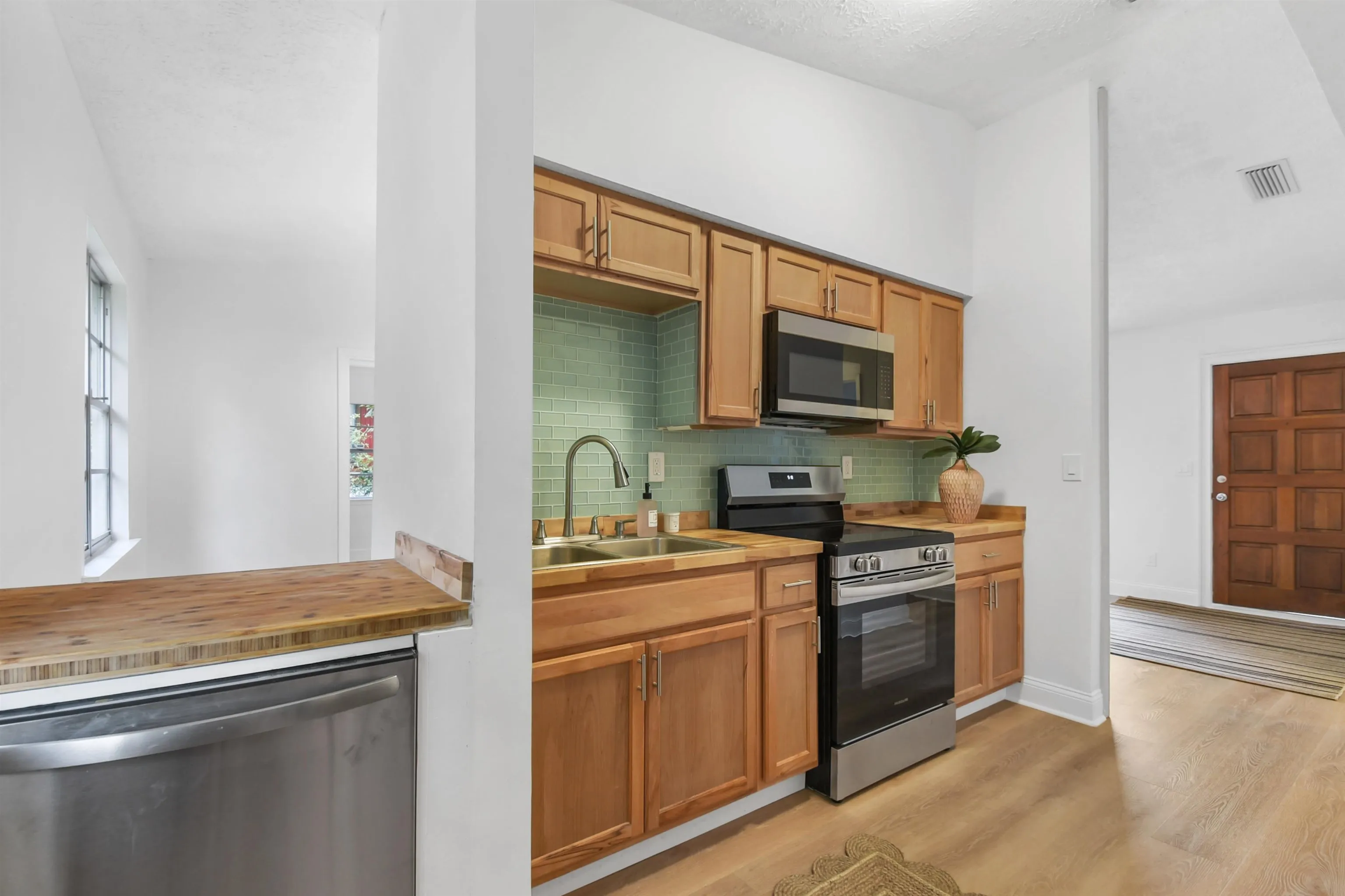 St Augustine, Florida 32086, United States, 2 Bedrooms Bedrooms, ,1 BathroomBathrooms,Residential,Pending,189110