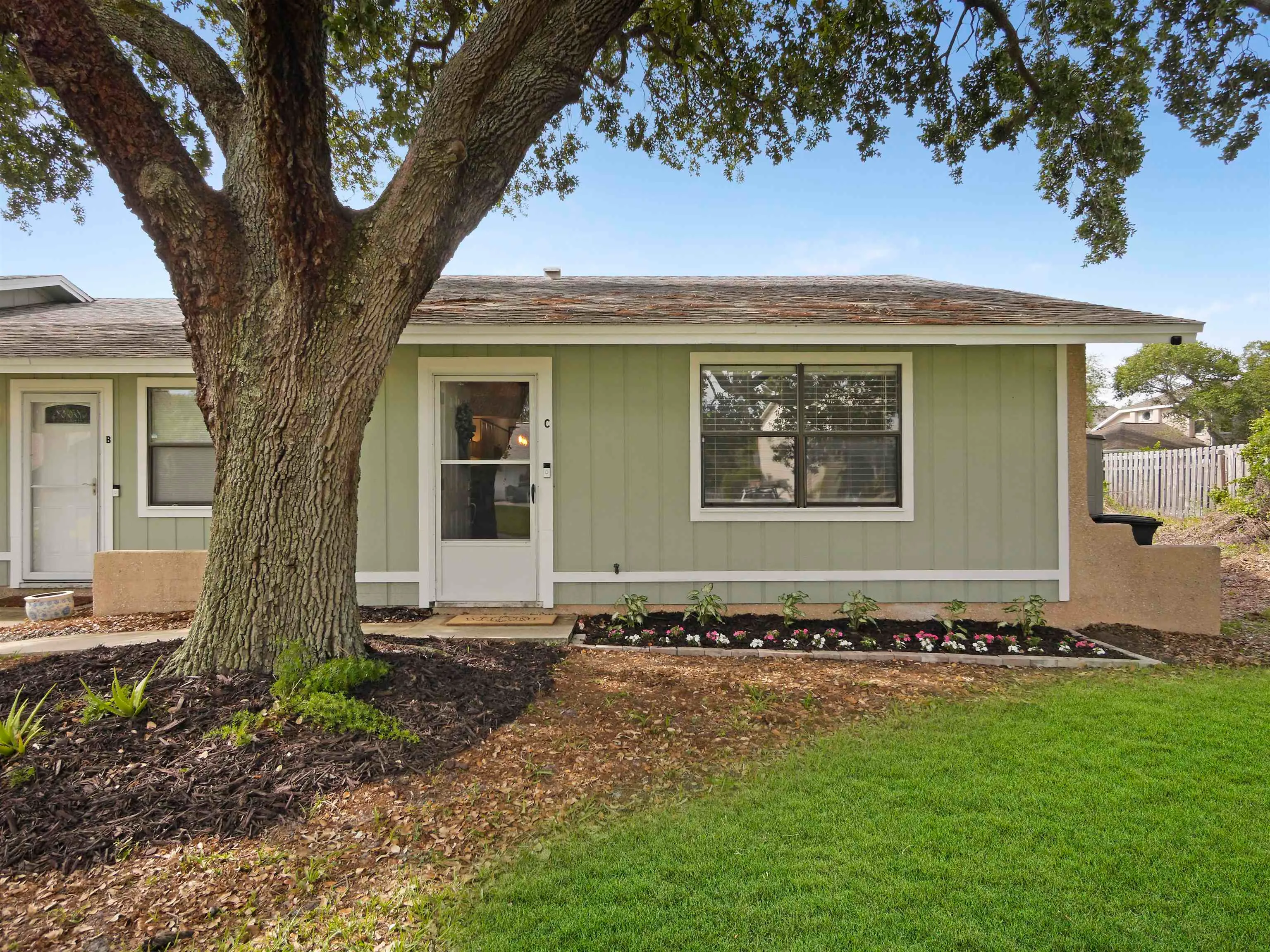 St Augustine, Florida 32080, United States, 2 Bedrooms Bedrooms, ,1 BathroomBathrooms,Residential,Active,241914