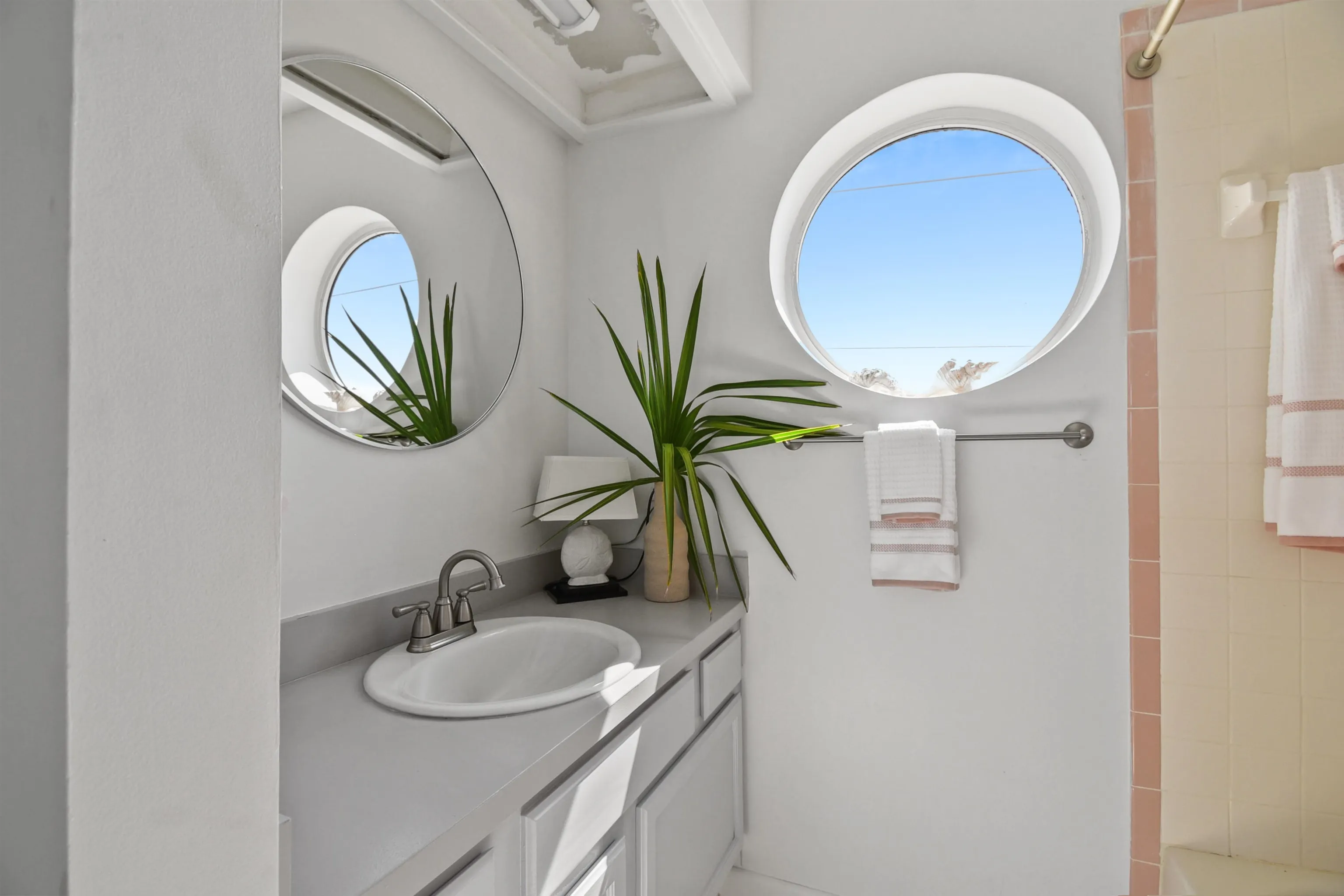 Ponte Vedra Beach, Florida 32082, United States, 3 Bedrooms Bedrooms, ,4 BathroomsBathrooms,Residential,Active,161040