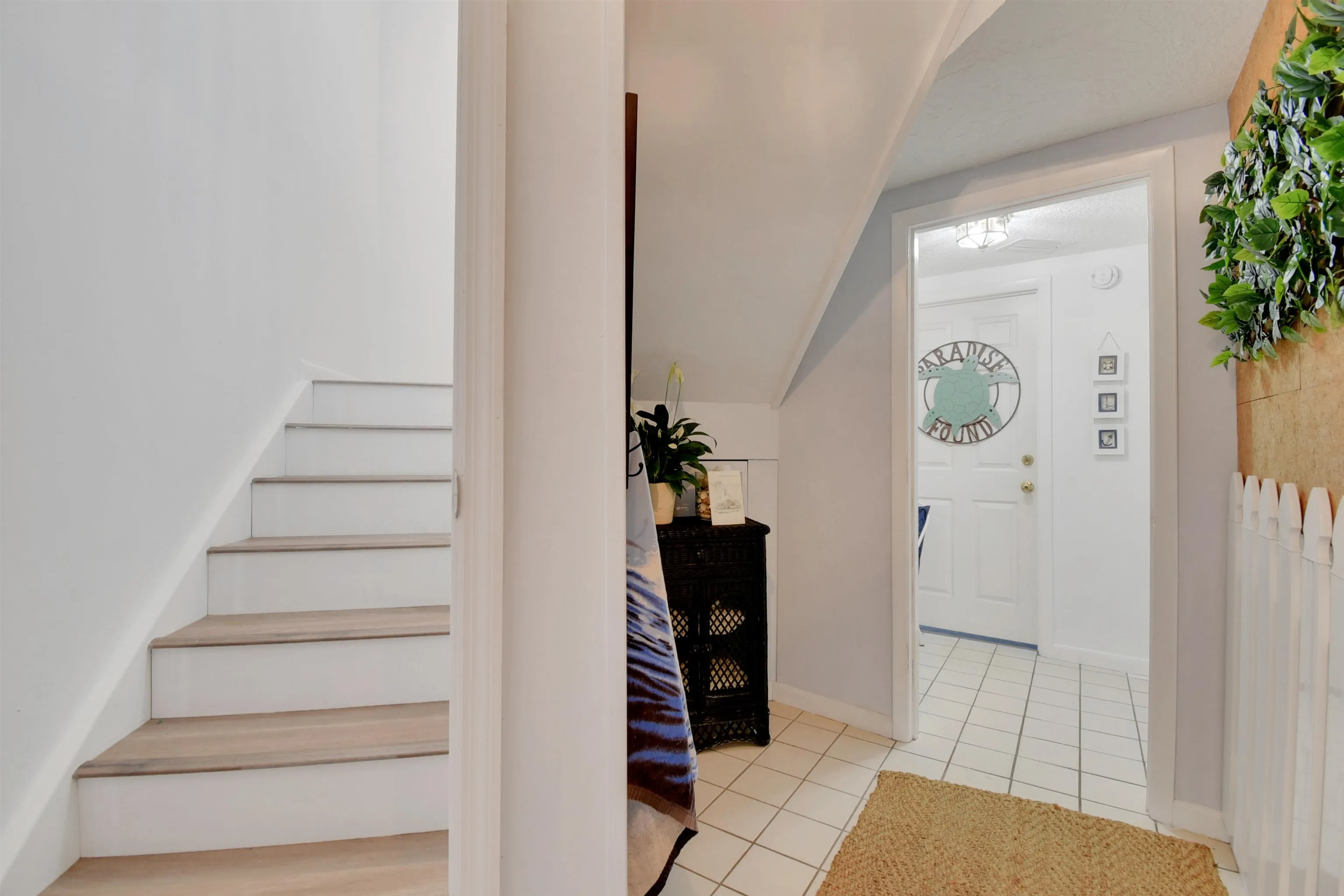 Ponte Vedra Beach, Florida 32082, United States, 3 Bedrooms Bedrooms, ,4 BathroomsBathrooms,Residential,Active,161040