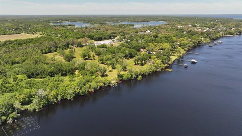 2570 S Highway 17 Crescent City FL 32112